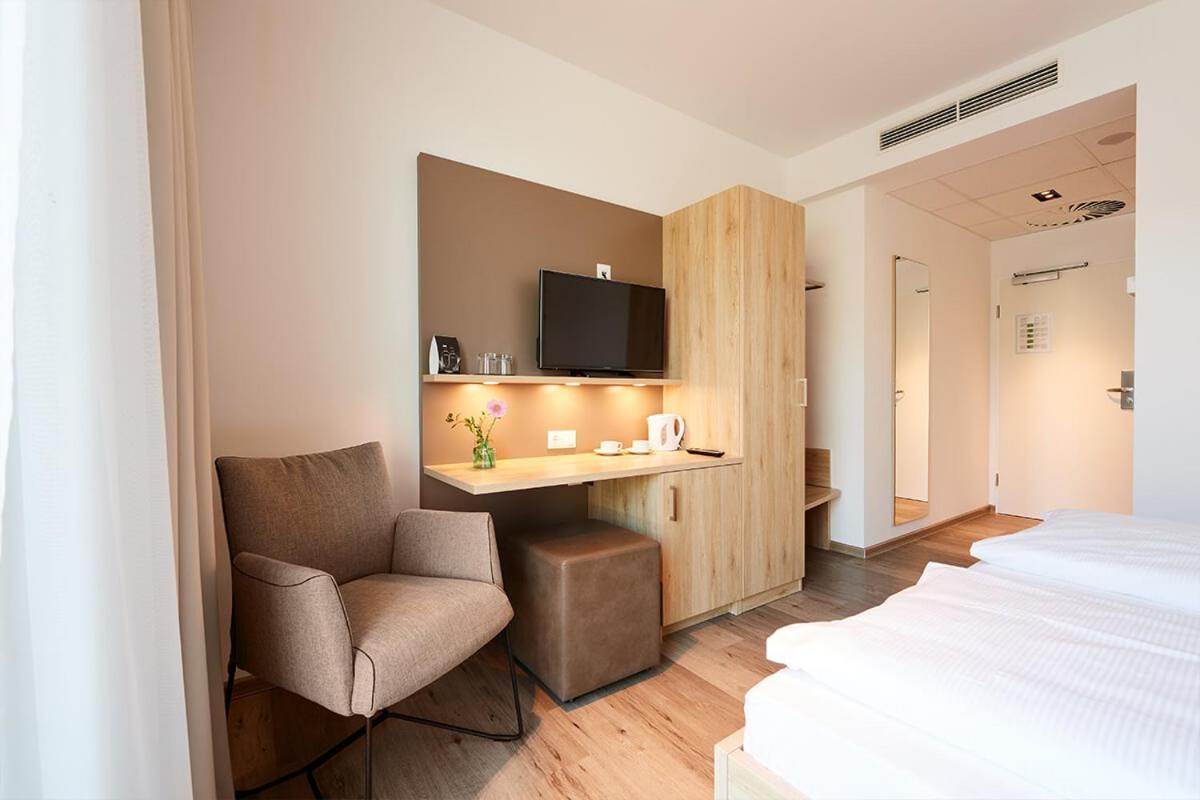 Hotel Sarah Хайнсберг Экстерьер фото